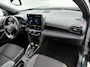 Toyota Yaris Cross 1.5 Hybrid 115 Dynamic Comfort Pack | BTW voertuig | Dodehoek detectie | Stoel+stuurverwarming | Parkeersensoren voor+achter | Climate Control | Cruise Control Adaptive | Navigatie | Apple CarPlay/Android Auto |