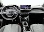 Peugeot 2008 SUV Allure 100pk | Navigatie | Climate Control | Cruise Control | Parkeersensoren v+a | Keyless | Armsteun | Digitaal instrumentenpaneel | Draadloze Apple Carplay / Android Auto + telefoonlader | DAB+ radio | Led koplampen | Donker getint glas | 17" lichtmetalen velgen |