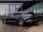 Porsche Taycan Sport Turismo 79 kWh | BOSE | PASM LUCHTVERING | PANORAMADAK | 20 INCH | ACHTERUITRIJCAMERA | WARMTEPOMP | ADAPTIEVE CRUISE CONTROL | 14-WEG STOELEN | VULKAANGRIJS |