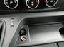 Renault Master T35 2.3 dCi 135 L2H2 Work Edition - Trekhaak - Sidebars - Deursloten - 3 persoons -