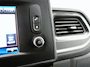 Renault Master T35 2.3 dCi 135 L2H2 Work Edition - Trekhaak - Sidebars - Deursloten - 3 persoons -