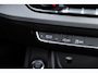 Audi A4 Avant 40 TFSI 204pk s-tronic S Line exterieur / Tour pakket / Stoelverwarming / Sportstoelen / 18" LM velgen