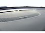 Volvo XC40 B4 Plus Dark | parkeersensoren voor & achter | Achteruitrijcamera | Trekhaak | Verwarmbare voorstoelen, stuurwiel en voorruit | Premium audio by Harman Kardon | Apple carplay/Android auto | All-season banden | Elektrisch verstelbare stoelen met geheugen.