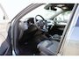Volvo XC40 B4 Plus Dark | parkeersensoren voor & achter | Achteruitrijcamera | Trekhaak | Verwarmbare voorstoelen, stuurwiel en voorruit | Premium audio by Harman Kardon | Apple carplay/Android auto | All-season banden | Elektrisch verstelbare stoelen met geheugen.