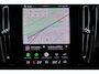 Volvo EX40 Extended Range Plus 82 kWh - IntelliSafe Assist & Surround - Harman/Kardon audio - Parkeercamera achter - Verwarmde voorstoelen & stuur - Parkeersensoren voor & achter - Draadloze tel. lader - Inklapbare trekhaak - 19' LMV