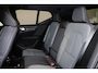 Volvo XC40 B4 Plus Dark - IntelliSafe Assist & Surround - Harman/Kardon audio - Parkeercamera achter - Verwarmde voorstoelen & stuur - Parkeersensoren voor & achter - Elektr. bedienb. voorstoelen met geheugen links - Draadloze tel. lader - Extra getint glas - Inklapbare trekhaak - 19' LMV