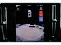 Volvo XC40 B4 Plus Dark - IntelliSafe Assist & Surround - Harman/Kardon audio - Parkeercamera achter - Verwarmde voorstoelen & stuur - Parkeersensoren voor & achter - Elektr. bedienb. voorstoelen met geheugen links - Draadloze tel. lader - Extra getint glas - Inklapbare trekhaak - 19' LMV