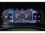 Volvo XC40 B4 Plus Dark - IntelliSafe Assist & Surround - Harman/Kardon audio - Parkeercamera achter - Verwarmde voorstoelen & stuur - Parkeersensoren voor & achter - Elektr. bedienb. voorstoelen met geheugen links - Draadloze tel. lader - Extra getint glas - Inklapbare trekhaak - 19' LMV