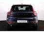 Volvo XC40 B4 Plus Dark - IntelliSafe Assist & Surround - Harman/Kardon audio - Parkeercamera achter - Verwarmde voorstoelen & stuur - Parkeersensoren voor & achter - Elektr. bedienb. voorstoelen met geheugen links - Draadloze tel. lader - Extra getint glas - Inklapbare trekhaak - 19' LMV
