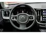 Volvo XC60 2.0 T6 Plug-in hybrid AWD Ultimate Bright | Panoramisch schuif-/ kanteldak | Harman Kardon | 360 graden camera | Trekhaak, inklapbaar | Stoel-/ stuurwielverwarming | Extra getint glas | Elektrisch verstelbare voorstoelen met geheugenfunctie | 21 inch. lichtmetalen velgen | Pilot assist | Keyless entry | BLIS | Apple carplay/ Android auto