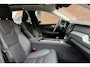 Volvo XC60 2.0 T6 Plug-in hybrid AWD Ultimate Bright | Panoramisch schuif-/ kanteldak | Harman Kardon | 360 graden camera | Trekhaak, inklapbaar | Stoel-/ stuurwielverwarming | Extra getint glas | Elektrisch verstelbare voorstoelen met geheugenfunctie | 21 inch. lichtmetalen velgen | Pilot assist | Keyless entry | BLIS | Apple carplay/ Android auto