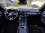 Alfa Romeo Tonale 1.5T Hybrid Veloce | Pano | Camera | ACC | Flippers | Stuur/stoelverw. | 20inch | ALL BLACK!