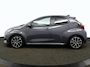 Toyota Yaris 1.5 Hybrid 115 Dynamic | Dodehoekdetectie | Stoel / Stuurverwarming | Parkeersensoren Voor en Achter |