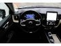 Volvo XC60 T6 Plug-in hybrid AWD Ultra Dark | Luchtvering | Panoramadak | Trekhaak | Verwarmbare voorstoelen, achterbank en stuurwiel | Head-up display | Premium audio by Harman Kardon | 360 graden camera |