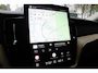 Volvo XC60 T6 Plug-in hybrid AWD Ultra Dark | Luchtvering | Panoramadak | Trekhaak | Verwarmbare voorstoelen, achterbank en stuurwiel | Head-up display | Premium audio by Harman Kardon | 360 graden camera |