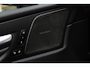 Volvo XC60 T6 Plug-in hybrid AWD Ultra Dark | Luchtvering | Panoramadak | Trekhaak | Verwarmbare voorstoelen, achterbank en stuurwiel | Head-up display | Premium audio by Harman Kardon | 360 graden camera |