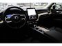 Volvo XC60 T6 Plug-in hybrid AWD Ultra Dark | Luchtvering | Panoramadak | Trekhaak | Verwarmbare voorstoelen, achterbank en stuurwiel | Head-up display | Premium audio by Harman Kardon | 360 graden camera |