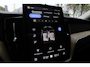 Volvo XC60 T6 Plug-in hybrid AWD Ultra Dark | Luchtvering | Panoramadak | Trekhaak | Verwarmbare voorstoelen, achterbank en stuurwiel | Head-up display | Premium audio by Harman Kardon | 360 graden camera |