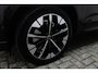 Volvo XC60 T6 Plug-in hybrid AWD Ultra Dark | Luchtvering | Panoramadak | Trekhaak | Verwarmbare voorstoelen, achterbank en stuurwiel | Head-up display | Premium audio by Harman Kardon | 360 graden camera |