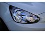 Mitsubishi Space Star 1.0 Cool+ Bi-Tone 'Black over White' Pearl White met een Attitude Black dak