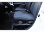 Mitsubishi Space Star 1.0 Cool+ Bi-Tone 'Black over White' Pearl White met een Attitude Black dak