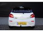 Mitsubishi Space Star 1.0 Cool+ Bi-Tone 'Black over White' Pearl White met een Attitude Black dak