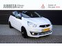 Mitsubishi Space Star 1.0 Cool+ Bi-Tone 'Black over White' Pearl White met een Attitude Black dak