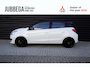 Mitsubishi Space Star 1.0 Cool+ Bi-Tone 'Black over White' Pearl White met een Attitude Black dak