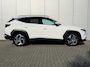 Hyundai Tucson 1.6 T-GDI PHEV Comfort Smart 4WD / Stoelverwarming / Stuurverwarming / Achteruitrijcamera / Parkeersensoren Voor + Achter / Navigatie / Apple Carplay & Android Auto / | Achteruitrijcamera | Airco (automatisch) | Apple Carplay/Android Auto|telefoonintegratie premium