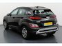 Hyundai Kona 1.6 GDI HEV Comfort Smart Slim in gebruik, stijlvol in het zwart