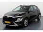 Hyundai Kona 1.6 GDI HEV Comfort Smart Slim in gebruik, stijlvol in het zwart