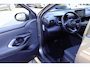 Toyota Yaris 1.5 Hybrid Dynamic NL-AUTO LM-VELGEN AD-CRUISE LED EL-RAMEN APPLE/ANDROID AFN-TREKHAAK SMART-KEY