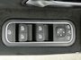 Mercedes-Benz A-klasse 250 e AMG Nightpakket | Panoramadak | Trekhaak | Alarm | Sfeerverlichting | Keyless Go | Stuur en Stoelverwarming | CarPlay | Inclusief 24 maanden Mercedes-Benz Certified garantie voor Europa.