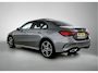 Mercedes-Benz A-klasse 250 e AMG Nightpakket | Panoramadak | Trekhaak | Alarm | Sfeerverlichting | Keyless Go | Stuur en Stoelverwarming | CarPlay | Inclusief 24 maanden Mercedes-Benz Certified garantie voor Europa.