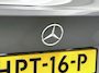 Mercedes-Benz A-klasse 250 e AMG Nightpakket | Panoramadak | Trekhaak | Alarm | Sfeerverlichting | Keyless Go | Stuur en Stoelverwarming | CarPlay | Inclusief 24 maanden Mercedes-Benz Certified garantie voor Europa.
