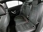 Mercedes-Benz A-klasse 250 e AMG Nightpakket | Panoramadak | Trekhaak | Alarm | Sfeerverlichting | Keyless Go | Stuur en Stoelverwarming | CarPlay | Inclusief 24 maanden Mercedes-Benz Certified garantie voor Europa.