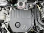 Mercedes-Benz A-klasse 250 e AMG Nightpakket | Panoramadak | Trekhaak | Alarm | Sfeerverlichting | Keyless Go | Stuur en Stoelverwarming | CarPlay | Inclusief 24 maanden Mercedes-Benz Certified garantie voor Europa.