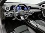 Mercedes-Benz A-klasse 250 e AMG Nightpakket | Panoramadak | Trekhaak | Alarm | Sfeerverlichting | Keyless Go | Stuur en Stoelverwarming | CarPlay | Inclusief 24 maanden Mercedes-Benz Certified garantie voor Europa.