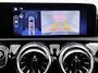 Mercedes-Benz A-klasse 250 e AMG Nightpakket | Panoramadak | Trekhaak | Alarm | Sfeerverlichting | Keyless Go | Stuur en Stoelverwarming | CarPlay | Inclusief 24 maanden Mercedes-Benz Certified garantie voor Europa.