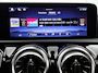 Mercedes-Benz A-klasse 250 e AMG Nightpakket | Panoramadak | Trekhaak | Alarm | Sfeerverlichting | Keyless Go | Stuur en Stoelverwarming | CarPlay | Inclusief 24 maanden Mercedes-Benz Certified garantie voor Europa.