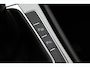 Volkswagen Golf 1.6 TDI Highline BlueMotion Parkeersensoren/Apple carpley/Navigatie/Lichtmetalen velgen/LED/Sportstoelen/Multifunctioneel stuurwiel/Elektrische ramen/Elektrisch verstelbare spiegels.