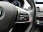 BMW X1 xDrive25e Advantage PHEV 221pk Dealer O.H | SOH 87,9% | Trekhaak Afn. | Adaptive Cruise | Head Up | Camera | Sportstoelen Memory & Verwarmd | Stuur Verwarmd | Sfeerverlichting | Navigatie | DAB | 17"L.M | Plug In Hybrid |