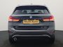 BMW X1 xDrive25e Advantage PHEV 221pk Dealer O.H | SOH 87,9% | Trekhaak Afn. | Adaptive Cruise | Head Up | Camera | Sportstoelen Memory & Verwarmd | Stuur Verwarmd | Sfeerverlichting | Navigatie | DAB | 17"L.M | Plug In Hybrid |