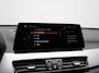 BMW X1 xDrive25e Advantage PHEV 221pk Dealer O.H | SOH 87,9% | Trekhaak Afn. | Adaptive Cruise | Head Up | Camera | Sportstoelen Memory & Verwarmd | Stuur Verwarmd | Sfeerverlichting | Navigatie | DAB | 17"L.M | Plug In Hybrid |
