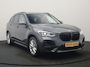 BMW X1 xDrive25e Advantage PHEV 221pk Dealer O.H | SOH 87,9% | Trekhaak Afn. | Adaptive Cruise | Head Up | Camera | Sportstoelen Memory & Verwarmd | Stuur Verwarmd | Sfeerverlichting | Navigatie | DAB | 17"L.M | Plug In Hybrid |