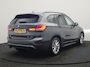 BMW X1 xDrive25e Advantage PHEV 221pk Dealer O.H | SOH 87,9% | Trekhaak Afn. | Adaptive Cruise | Head Up | Camera | Sportstoelen Memory & Verwarmd | Stuur Verwarmd | Sfeerverlichting | Navigatie | DAB | 17"L.M | Plug In Hybrid |