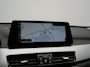 BMW X1 xDrive25e Advantage PHEV 221pk Dealer O.H | SOH 87,9% | Trekhaak Afn. | Adaptive Cruise | Head Up | Camera | Sportstoelen Memory & Verwarmd | Stuur Verwarmd | Sfeerverlichting | Navigatie | DAB | 17"L.M | Plug In Hybrid |