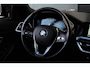 BMW 3-Serie 320i High Executive | 184 PK | Leder | Navigatie | Cruise control | Parkeersensoren | BMW 3-serie 320i High Executive met 2.0-liter viercilinder benzinemotor van 184 PK, luxe lederen bekleding en navigatiesysteem, voorzien van cruisecontrol, parkeersensoren en diverse comfort-