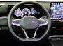 Volkswagen T-Roc 1.5 eTSI Life | Achteruitrijcamera | Adaptieve cruise control | Dodehoekdetectie | Stoel- en stuurwielverwarming | Navigatie | 3-zone airco | Carplay |