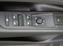 Volkswagen T-Roc 1.5 eTSI Life | Achteruitrijcamera | Adaptieve cruise control | Dodehoekdetectie | Stoel- en stuurwielverwarming | Navigatie | 3-zone airco | Carplay |
